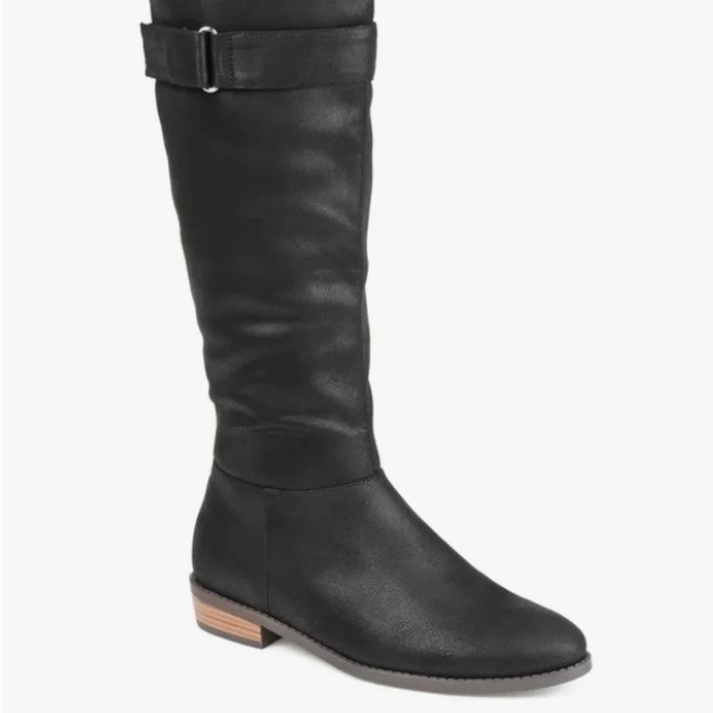 Journee Collection LELANNI KNEE-HIGH BOOTS IN VEGAN LEATHER‎